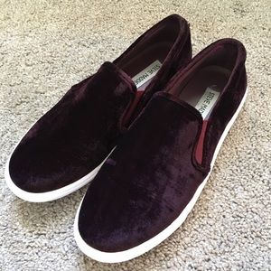 Steve Madden Ecvtrcv Velvet Slip-On Sneakers